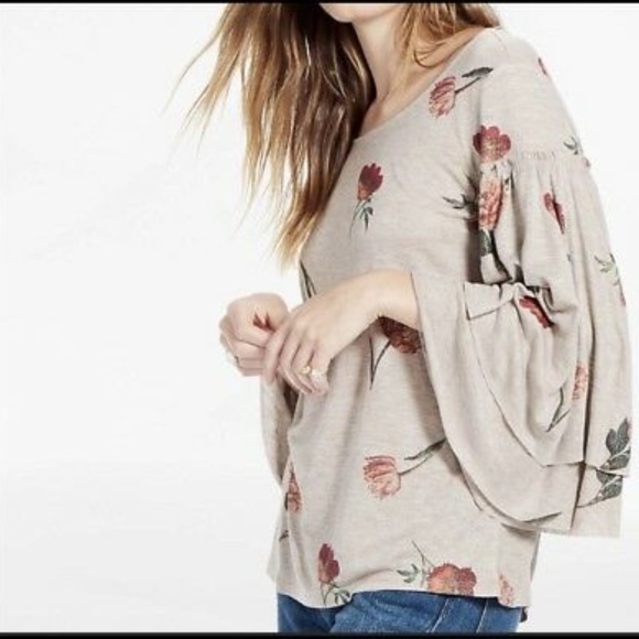 Lucky Brand Tops - Lucky Brand Bell Sleeve Sparkle Floral Top Size L